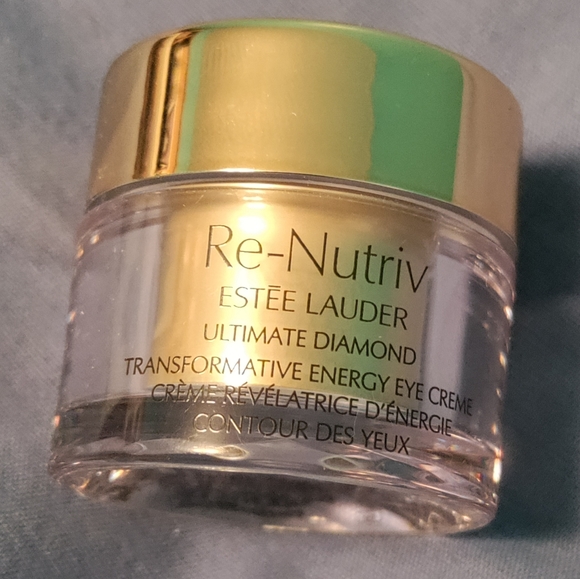 Estee Lauder Other - Estee Lauder Re-Nutriv Ultimate Diamond Eye Creme